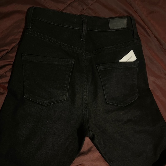 Flared High-Waisted Jeans - Picture 5 of 5
